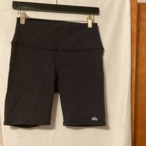 Body hug ,athletic ,stretchy biker shorts by Alo Yoga SZ L
